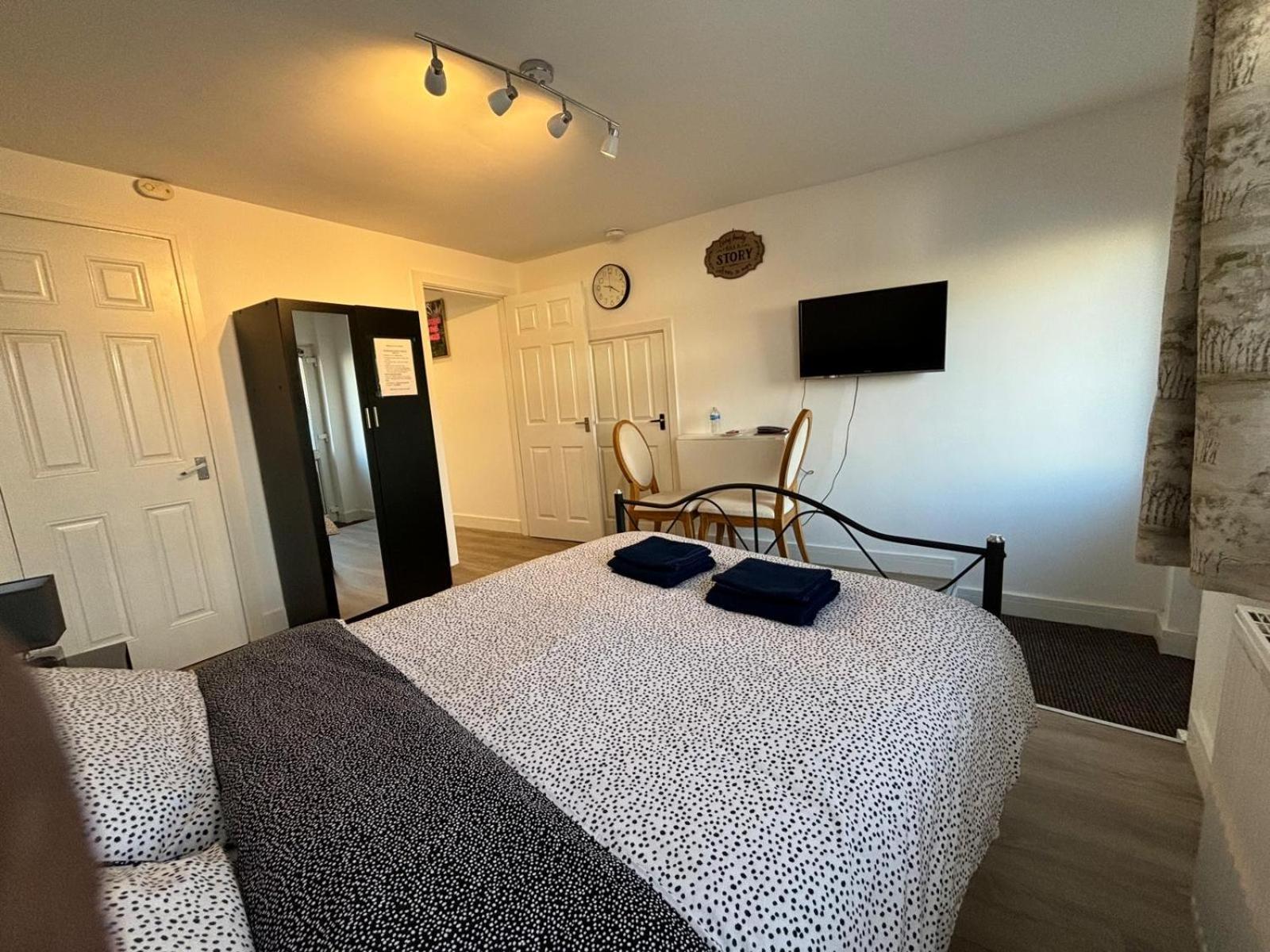 Modern & Cozy Gem - 10Min To City Center - Parking Йорк Экстерьер фото
